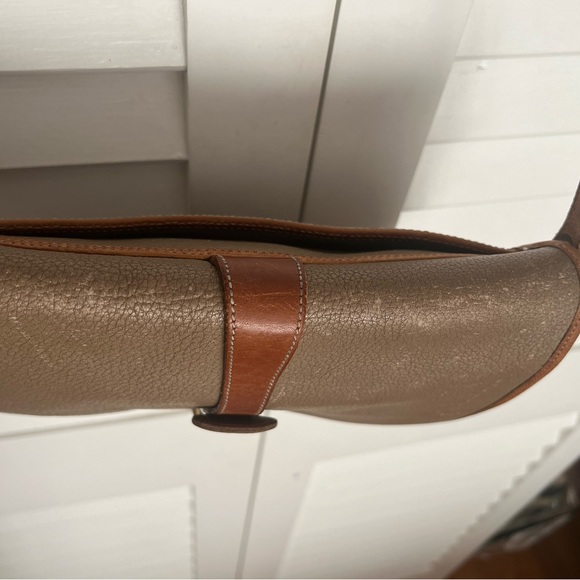 Vintage DOONEY & BOURKE Over & Under Taupe / English Tan Crossbody Bag - Picture 10 of 10